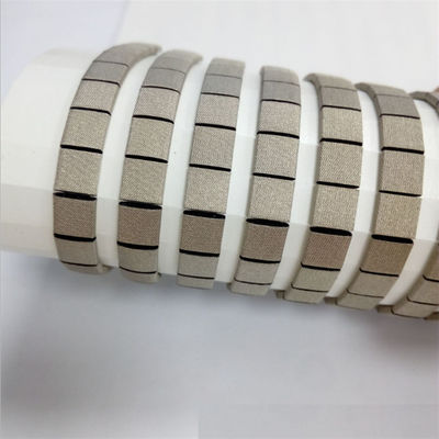 Mua miếng đệm che chắn Miếng đệm cắt chết Hình dạng tự dính Dải vải mềm dẫn điện trên tấm đệm EMC EMI Che chắn miếng đệm sản xuất trực tuyến